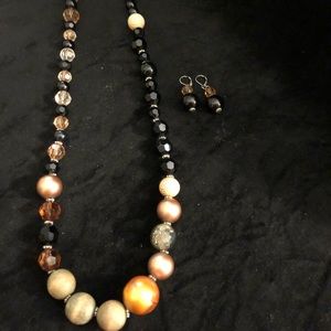 Necklace and earring set